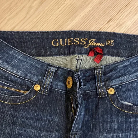 Guess Jeans - Picture 2 of 3